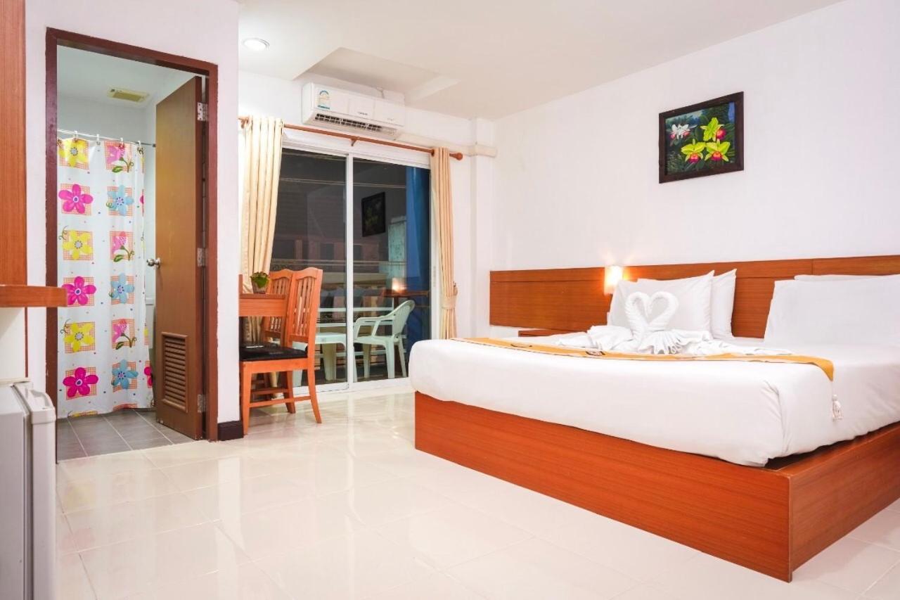 Neptuna Hotel Patong Exterior foto