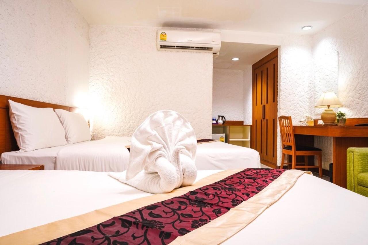 Neptuna Hotel Patong Exterior foto