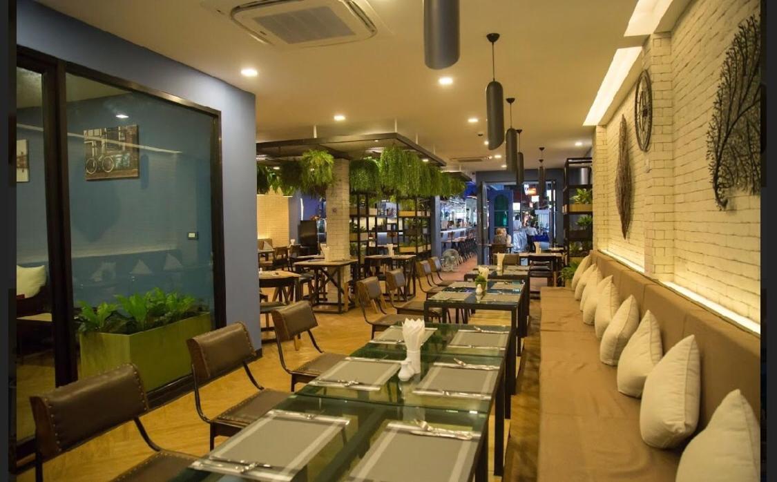 Neptuna Hotel Patong Exterior foto